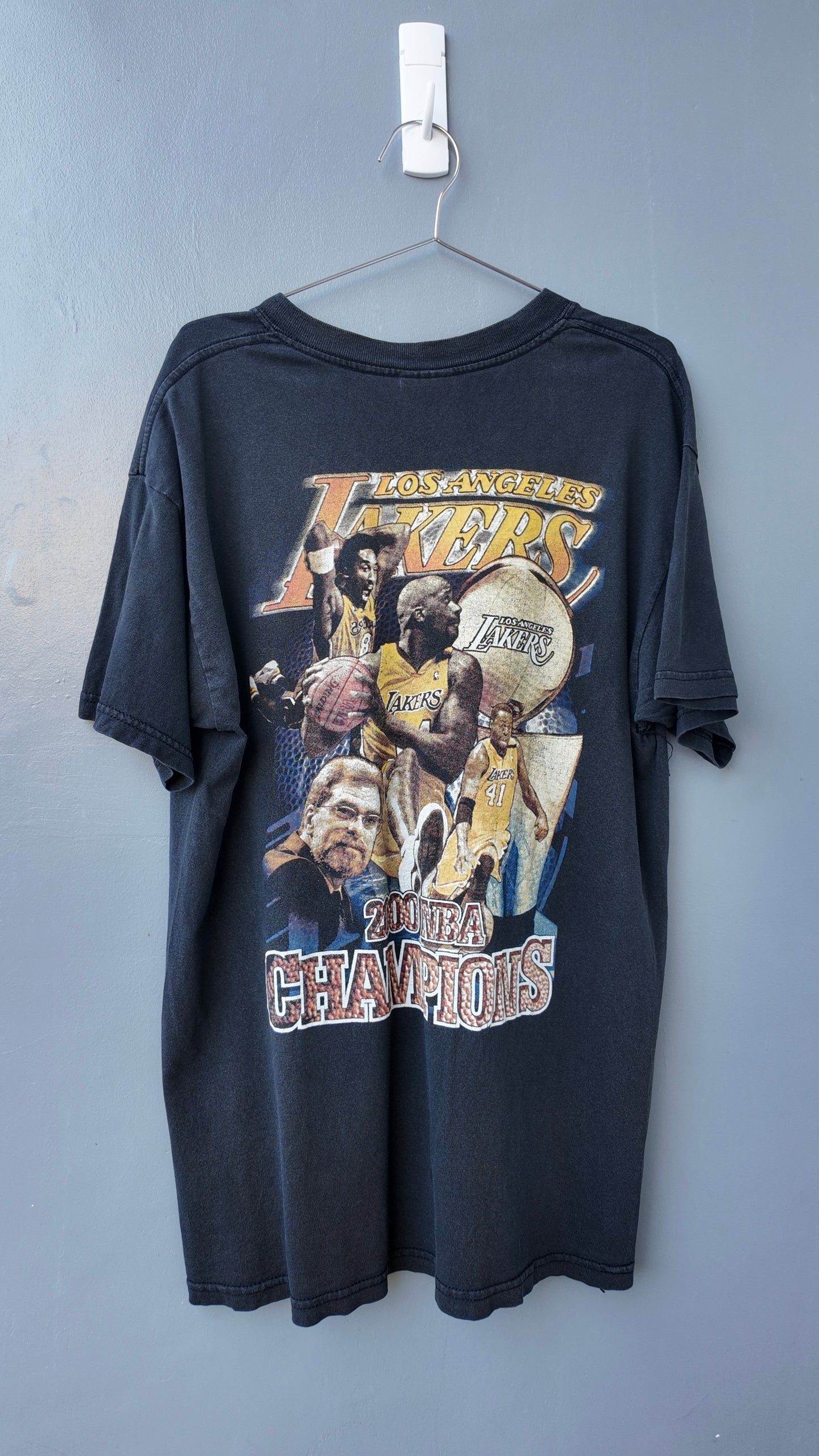 Lakers 2000 Championship (Bootleg Rap Tee Style)